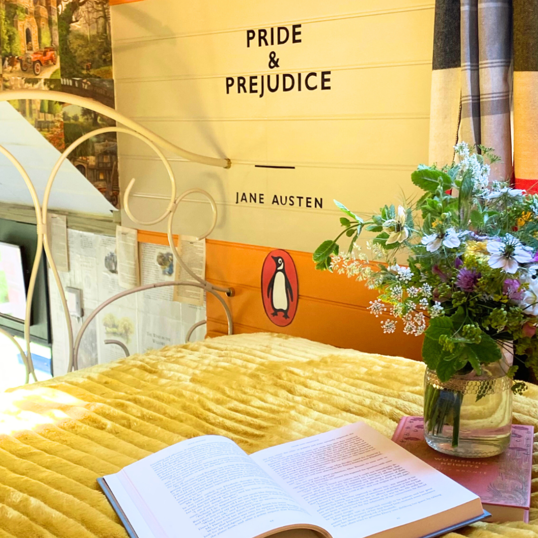 BOOKSTAGRAM BOOK NOOK CABIN ON DARTMOOR